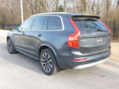 Used 2022 Volvo XC90 T5 Momentum w/ Advanced Package image 9