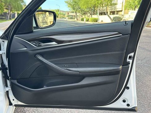 Used 2018 BMW 540i xDrive image 39