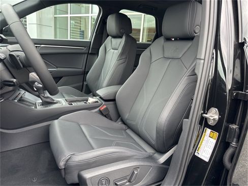 New 2025 Audi Q3 2.0T Premium image 9