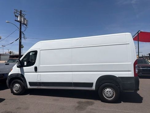 Used 2024 RAM ProMaster 2500 w/ Convenience Group FWD image 5