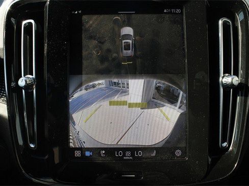 Used 2021 Volvo XC40 P8 Recharge w/ Advanced Package image 39