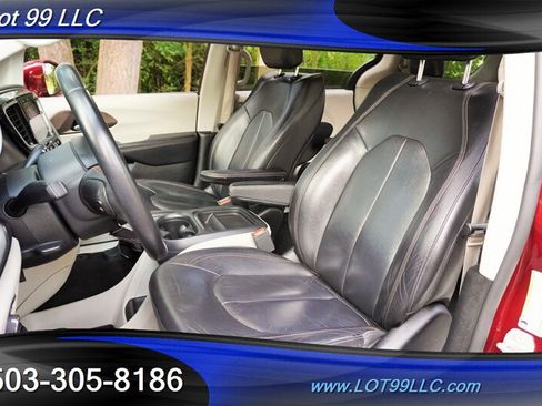 Used 2017 Chrysler Pacifica Touring-L FWD image 13