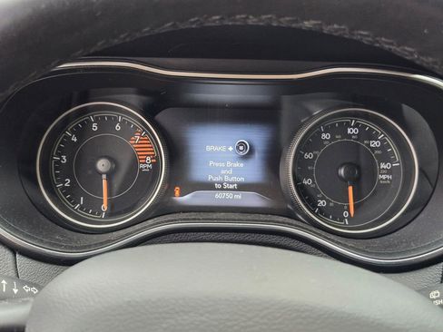 Used 2019 Jeep Cherokee Limited image 14