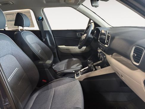 Used 2026 Hyundai Venue SEL FWD image 15