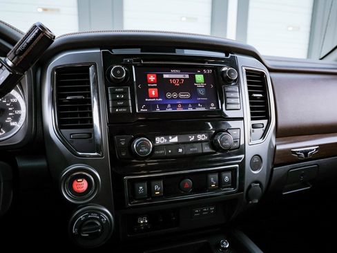 Used 2019 Nissan Titan Platinum Reserve w/ Platinum Utility Package image 12