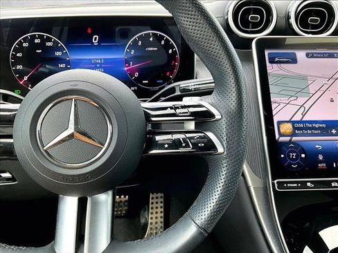 Used 2024 Mercedes-Benz GLC 300 4MATIC image 19