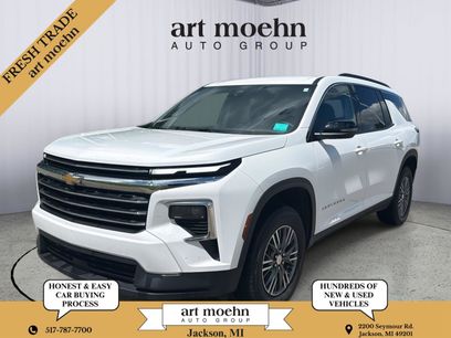 Used 2025 Chevrolet Traverse LT