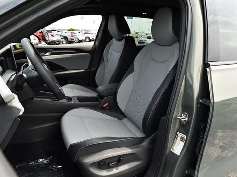 New 2026 Volkswagen Tiguan SE R-Line AWD/4WD image 19
