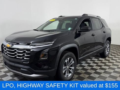 Used 2025 Chevrolet Equinox LT AWD/4WD image 3