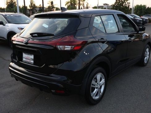 New 2025 Nissan Kicks Play S image 4
