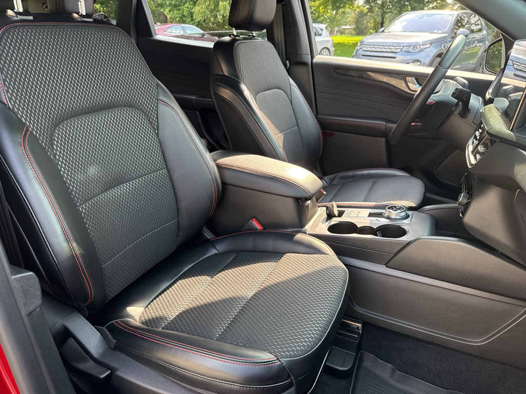 Used 2024 Ford Escape ST-Line Select w/ Tech Pack #1 AWD/4WD image 32