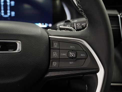 Used 2024 Jeep Grand Cherokee L Altitude AWD/4WD image 41