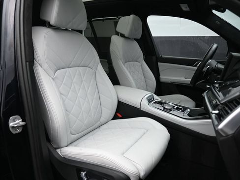 Used 2024 BMW X5 xDrive40i w/ M Sport Package AWD/4WD image 28
