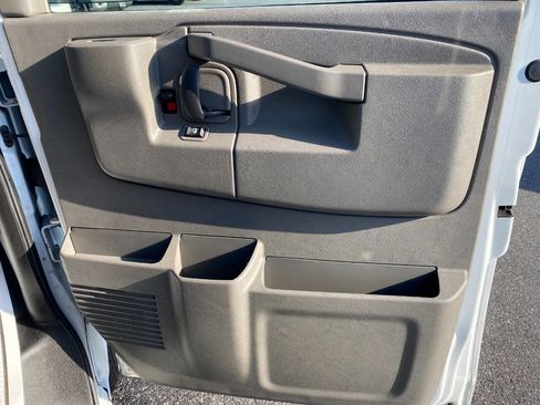 Used 2020 GMC Savana 3500 LT w/ LT Preferred Equipment Group image 28