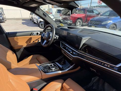 Used 2026 BMW X7 xDrive40i image 12
