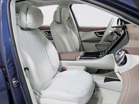 Used 2023 Mercedes-Benz EQS 450+ 4MATIC SUV w/ AMG Line Exterior Package image 26