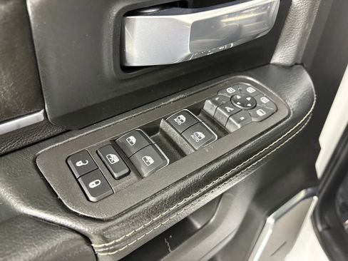 Used 2025 RAM 3500 Laramie image 13