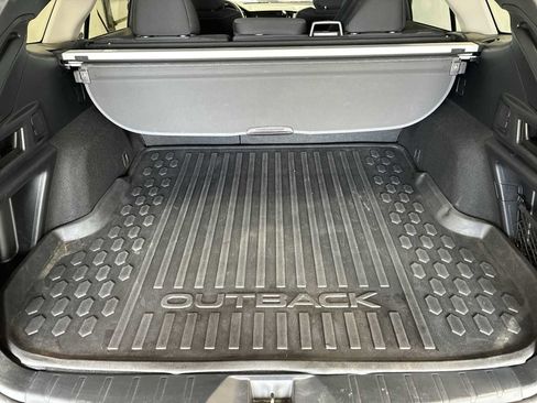 Used 2022 Subaru Outback Premium image 19
