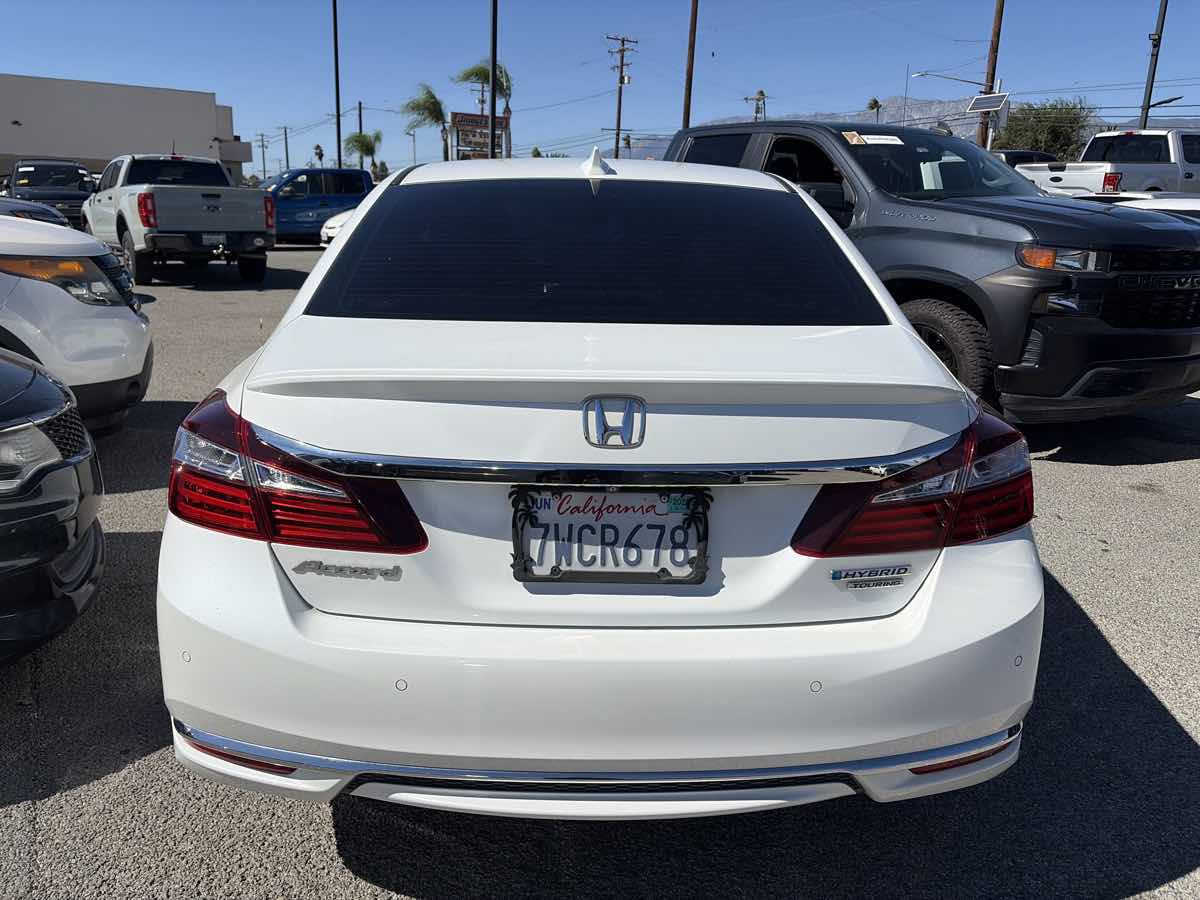 Used 2017 Honda Accord Touring image 4