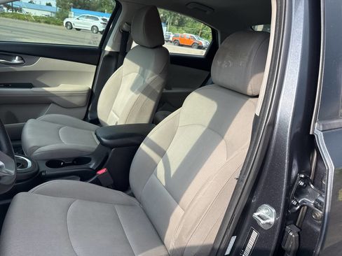 Used 2019 Kia Forte LXS image 11