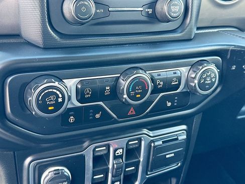 Used 2020 Jeep Gladiator Sport w/ Quick Order Package 24S image 16