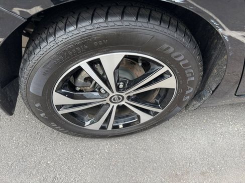 Certified 2023 Nissan Sentra SV FWD image 27