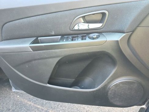 Used 2014 Chevrolet Cruze LT image 9