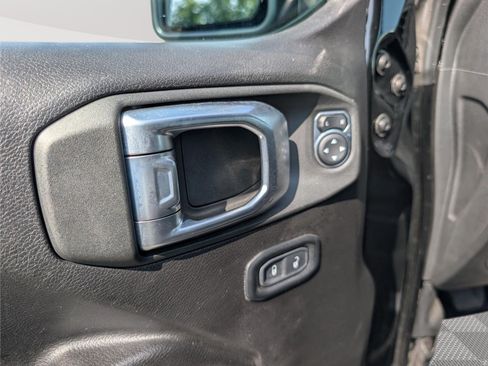 Used 2022 Jeep Wrangler Unlimited Sport AWD/4WD image 19