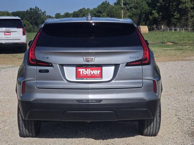Used 2024 Cadillac XT4 Luxury w/ Cold Weather Package FWD image 9