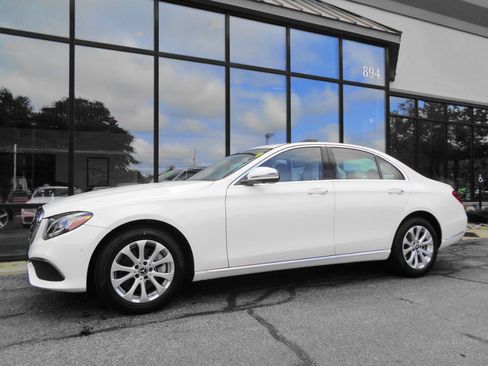 Used 2019 Mercedes-Benz E 300 4MATIC image 5