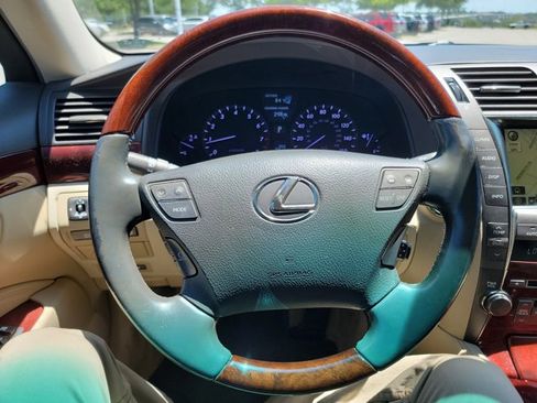 Used 2009 Lexus LS 460 RWD image 19