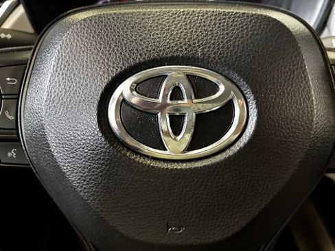 Used 2022 Toyota Corolla Cross L FWD image 20