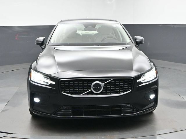 Used 2023 Volvo S60 B5 Ultimate w/ Protection Package Premier FWD image 3