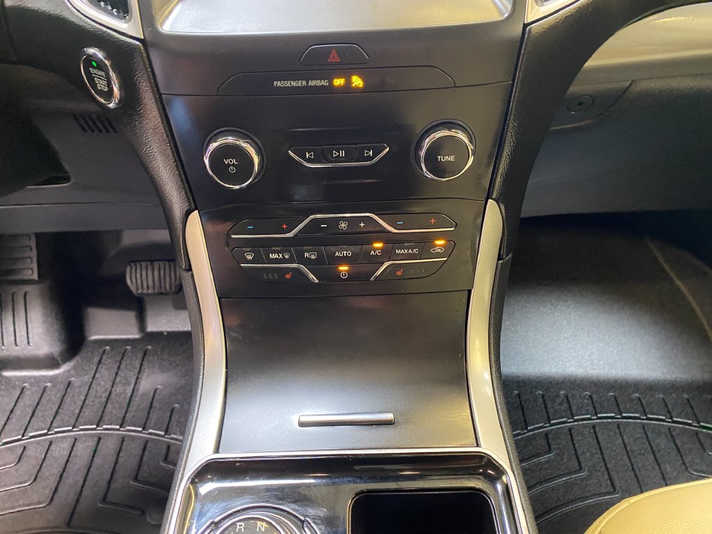 Used 2020 Ford Edge SEL w/ Convenience Package FWD image 39