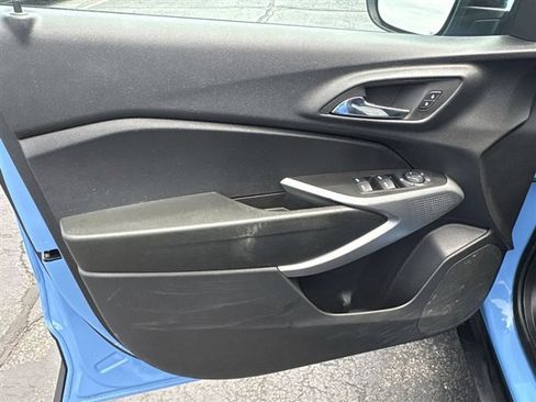 Used 2024 Chevrolet Trax RS w/ Sunroof Package FWD image 21