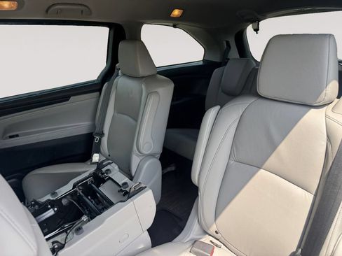 Used 2024 Honda Odyssey EX-L image 13