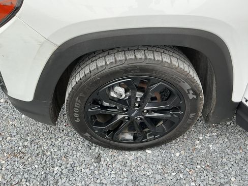Used 2020 GMC Terrain SLE w/ Driver Convenience Package FWD image 25