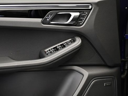 Certified 2026 Porsche Macan AWD/4WD image 36