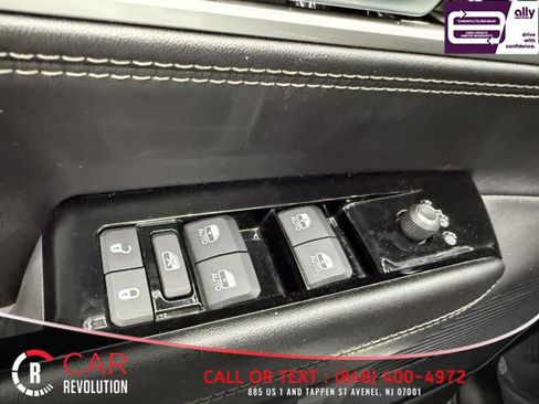 Used 2023 Jeep Wagoneer L Series II image 50