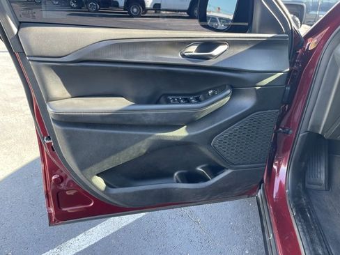 Used 2023 Jeep Grand Cherokee L Altitude image 16