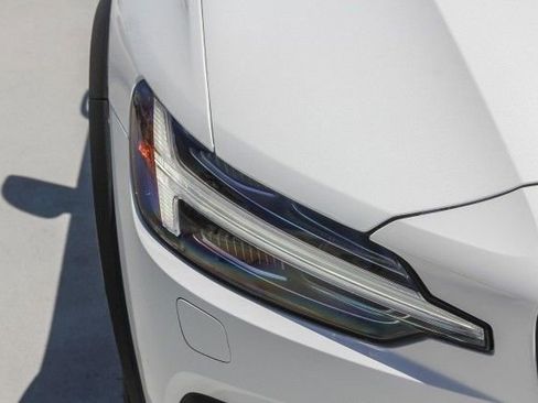 New 2025 Volvo V60 B5 Cross Country Ultra w/ Climate Package image 11