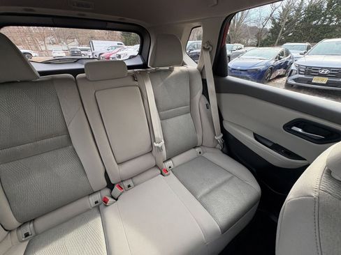 Used 2025 Nissan Rogue SV image 34