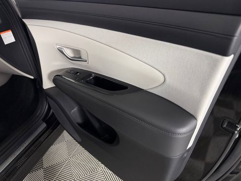 Used 2025 Hyundai Tucson Limited image 35