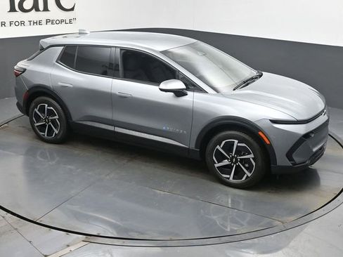 New 2026 Chevrolet Equinox EV LT w/ Comfort Package image 16