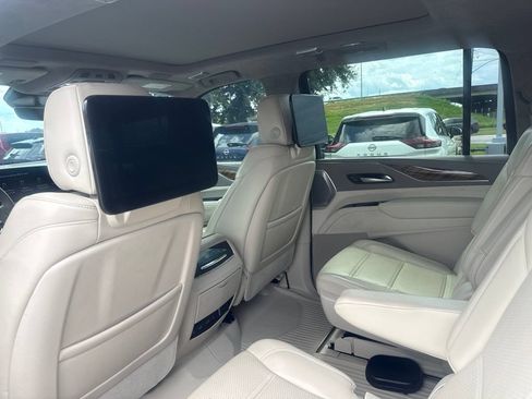 Used 2023 Cadillac Escalade ESV Sport Platinum AWD/4WD image 11