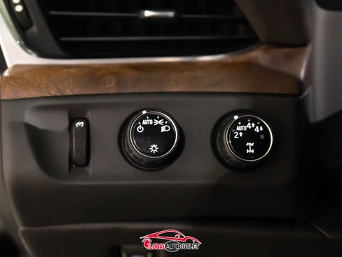 Used 2018 Cadillac Escalade ESV Premium Luxury image 36