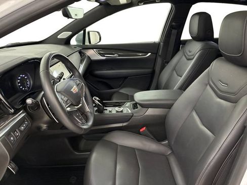 Certified 2024 Cadillac XT5 Sportv w/ Technology Package AWD/4WD image 12