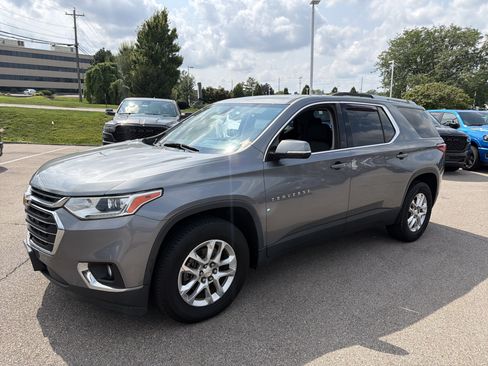 Used 2018 Chevrolet Traverse LT FWD image 3