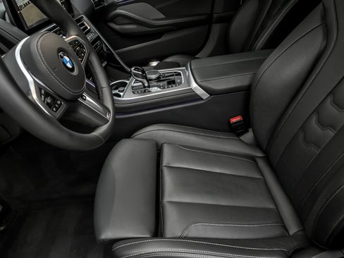 Used 2026 BMW 840i xDrive w/ M Sport Professional Package image 27