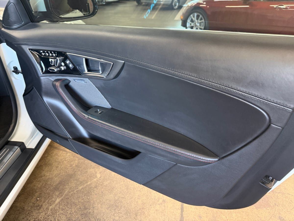 Used 2016 Jaguar F-TYPE S RWD image 23